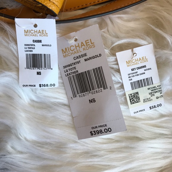 Michael Kors Cassie tote wallet & fur charm set - Picture 7 of 7